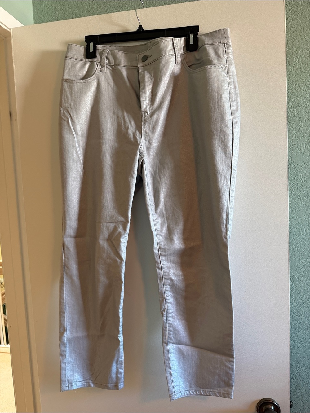 Chico's Perfect Stretch Slim Ankle Silver Metallic pants